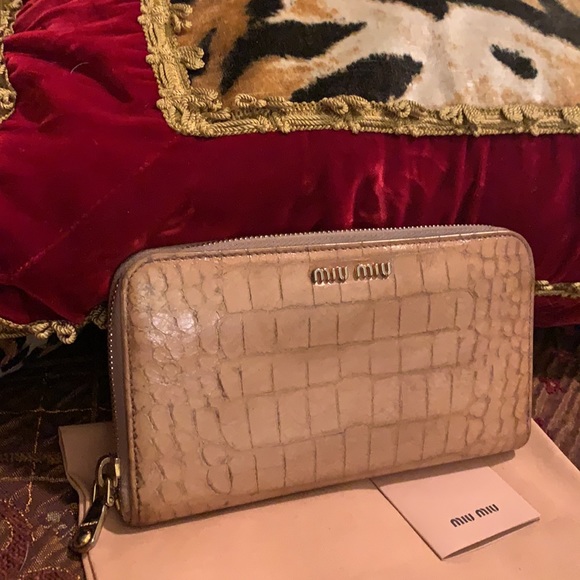 Authentic Miu Miu zip around long wallet - Picture 13 of 14